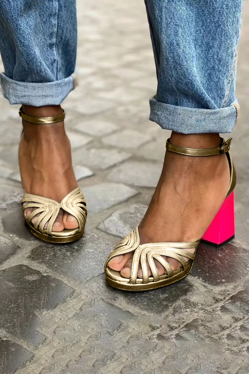 Tyra™ | Klassiska Sandaler med Öppen Tå och Elegant Ankelrem