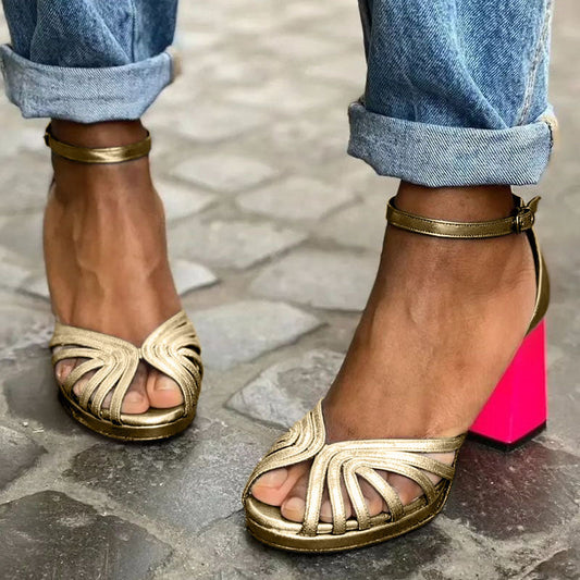 Tyra™ | Klassiska Sandaler med Öppen Tå och Elegant Ankelrem